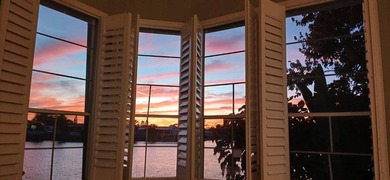 Spacious 2/2 with fabulous lake views and an open airy floor - photo 11
