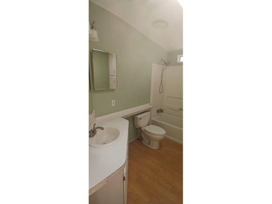 Spacious 2/2 with fabulous lake views and an open airy floor - photo 20