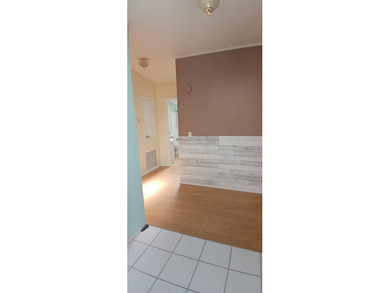 Spacious 2/2 with fabulous lake views and an open airy floor - photo 22