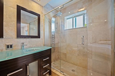 Welcome to your charming courtyard retreat with a gracious foyer - photo 24