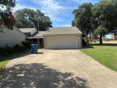 Lake Townhome/Townhouse For Sale in Rowlett, Texas