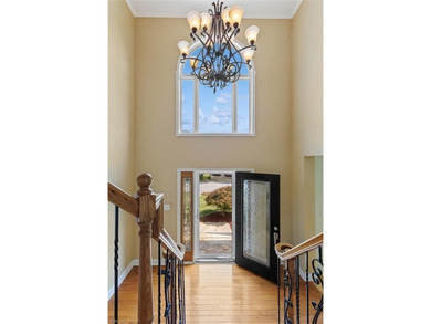 Beautifully appointed transitional style home offers the perfect - photo 22