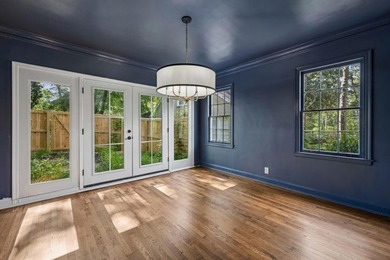 Welcome to this Beautifully Renovated 1930s White Brick Bungalow - photo 3