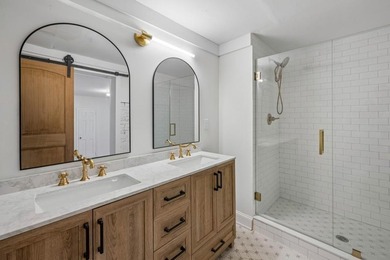 Welcome to this Beautifully Renovated 1930s White Brick Bungalow - photo 6