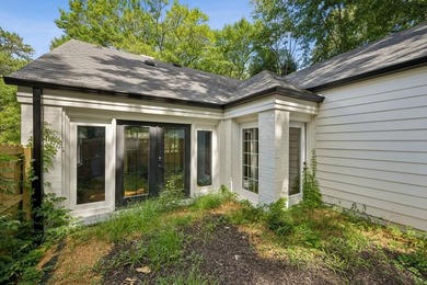 Welcome to this Beautifully Renovated 1930s White Brick Bungalow - photo 7