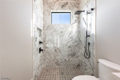 Stunning New Construction in Gated Devonwood, Fort Myers - photo 38