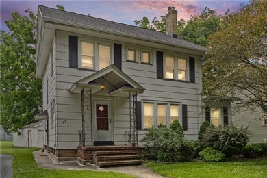 Welcome to this charming and beautifully maintained home located - photo 1