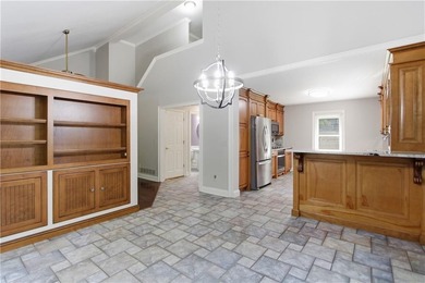 Welcome to this well-maintained residence at 399 N Victoria Rd - photo 8