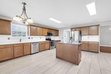 Perfectly nestled home on an extra large homesite with expansive - photo 8