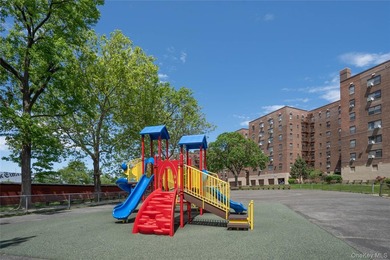 Spacious & Bright 2-Bedroom Co-op at Mitchell Gardens - Freshly - photo 18