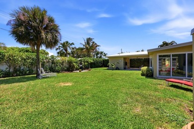 Beautifully updated, move-in-ready coastal retreat just minutes - photo 19