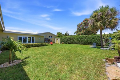Beautifully updated, move-in-ready coastal retreat just minutes - photo 20