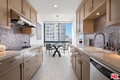 Perched high above Los Angeles, with sweeping panoramic vistas - photo 21