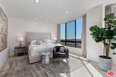 Perched high above Los Angeles, with sweeping panoramic vistas - photo 22