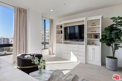 Perched high above Los Angeles, with sweeping panoramic vistas - photo 23