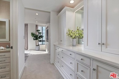 Perched high above Los Angeles, with sweeping panoramic vistas - photo 24
