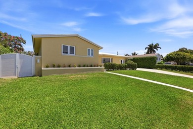 Beautifully updated, move-in-ready coastal retreat just minutes - photo 24