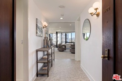 Perched high above Los Angeles, with sweeping panoramic vistas - photo 28