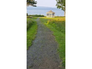 Located in Crosby Manor Estates, an established waterfront - photo 45
