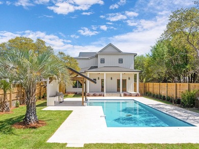 Just off Scenic Highway 30A in the heart of Seagrove Beach, an - photo 8
