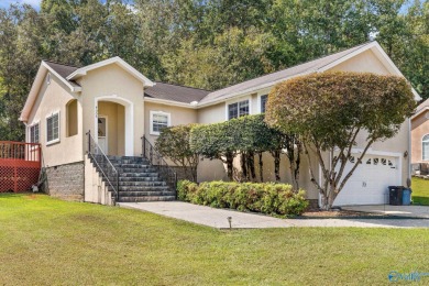 Lake Home For Sale in Guntersville, Alabama