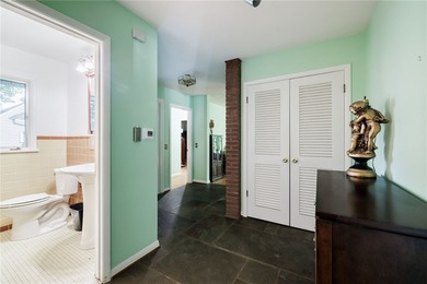 Welcome to the ease of first-floor living!This spacious - photo 3