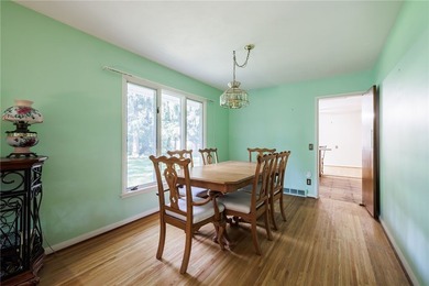 Welcome to the ease of first-floor living!This spacious - photo 10