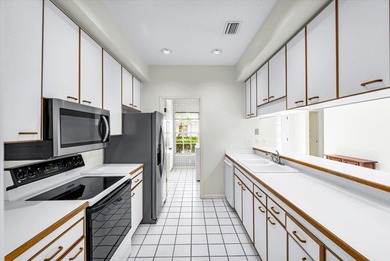 Great opportunity to own a one-story, true 3-bedroom villa in - photo 14