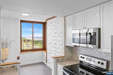 Completely renovated luxury condo offering breathtaking - photo 17