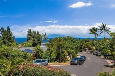 Enjoy sweeping ocean views that frame Kaho'olawe and Molokini - photo 24