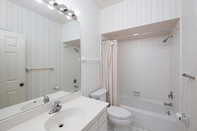 Great opportunity to own a one-story, true 3-bedroom villa in - photo 26