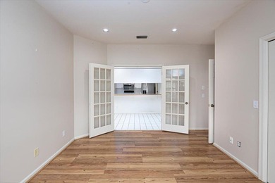 Great opportunity to own a one-story, true 3-bedroom villa in - photo 29