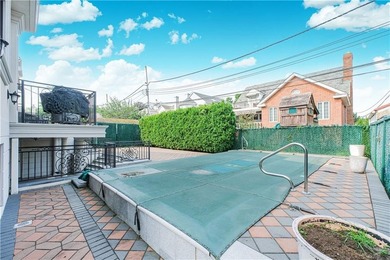 An exceptional opportunity to own a luxurious Center Hall home - photo 8