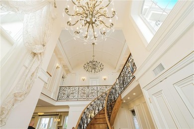 An exceptional opportunity to own a luxurious Center Hall home - photo 10