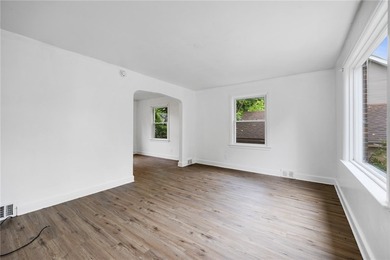 Welcome to this beautifully refreshed 3-bedroom, 1-bath home - photo 3