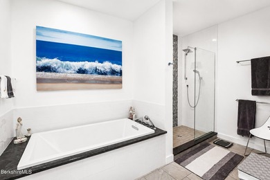 Experience refined Berkshire living at Devon Meadows, one of the - photo 14