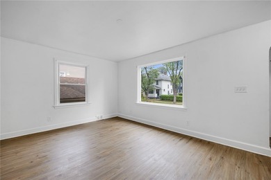 Welcome to this beautifully refreshed 3-bedroom, 1-bath home - photo 4