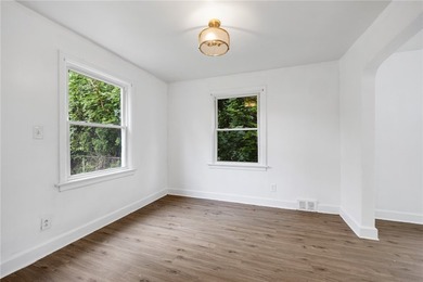 Welcome to this beautifully refreshed 3-bedroom, 1-bath home - photo 9