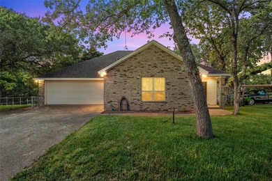 Gorgeous, move-in ready 2-bedroom, 2-bathroom home nestled near - photo 1