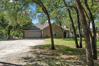 Gorgeous, move-in ready 2-bedroom, 2-bathroom home nestled near - photo 2