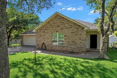 Gorgeous, move-in ready 2-bedroom, 2-bathroom home nestled near - photo 4