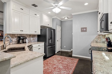 Gorgeous, move-in ready 2-bedroom, 2-bathroom home nestled near - photo 9