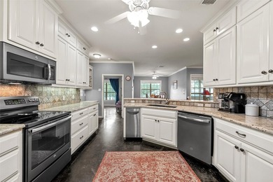 Gorgeous, move-in ready 2-bedroom, 2-bathroom home nestled near - photo 10