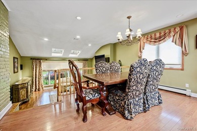 Perfectly positioned on a prime mid block in South Merrick, this - photo 10