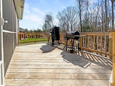 Welcome to 10117 Lakeshore Drive, a stunning 3-bedroom, 2 - photo 15