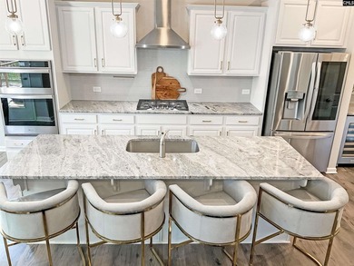 Welcome to 10117 Lakeshore Drive, a stunning 3-bedroom, 2 - photo 26