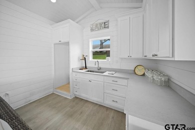 Remodeled and unique home on Lake Palestine in very special - photo 31