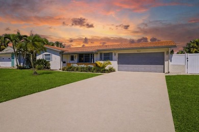 WATERFRONT LIVING IN BROADWATER - UNDER $1 MILLION Welcome to - photo 1
