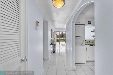 Lake Condo For Sale in Lake Worth, Florida