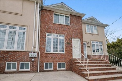 Welcome to this lovely attached home in the heart of Travis - photo 3